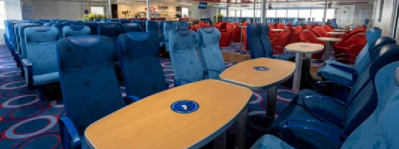 Fred. Olsen Express: interior de sal&oacute;n panor&aacute;mico a bordo de uno de sus fast ferries
