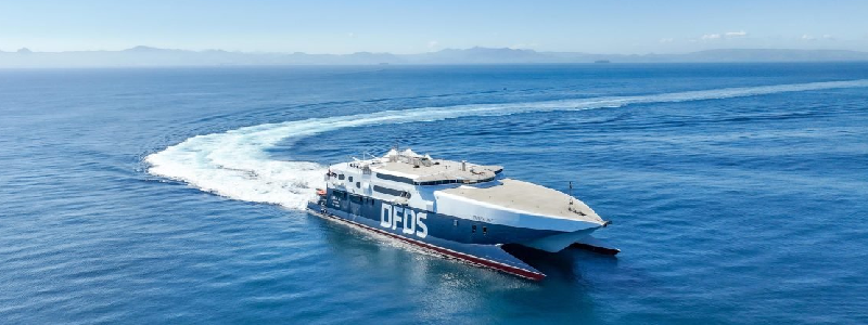 FRS DFDS: ferry de alta velocidad Tarifa Jet cruzando el Estrecho de Gibraltar entre Algeciras y T&aacute;nger con vistas a la costa africana