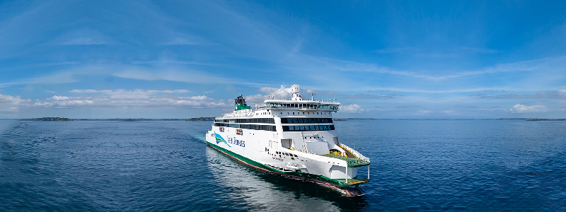 Irish Ferries MV Oscar Wilde: un moderno fast ferry por el Mar de Irlanda navegando entre Dubl&iacute;n y Holyhead con capacidad para m&aacute;s de 2.000 pasajeros
