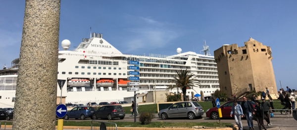 Terminal y accesos del puerto de Porto Torres
