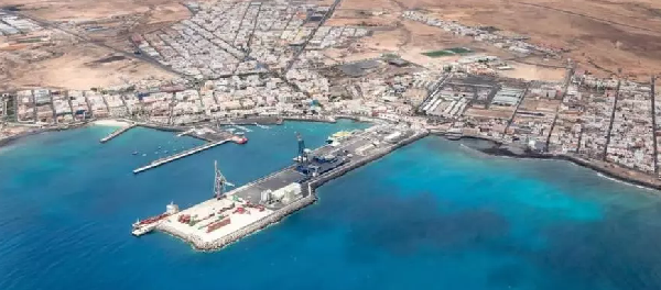 Terminal y acceso al puerto de Puerto del Rosario