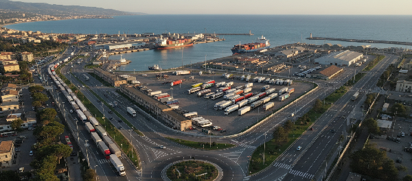 Terminales y accesos del puerto de Salerno