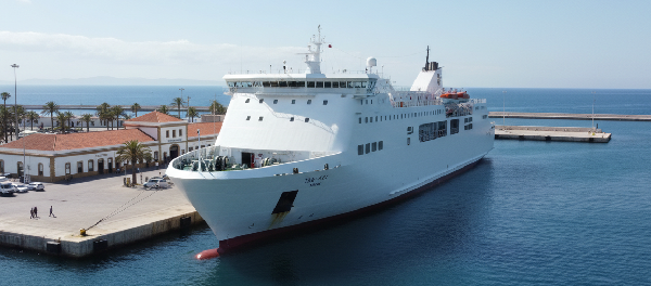Vista del puerto de Tarifa y zona de embarque