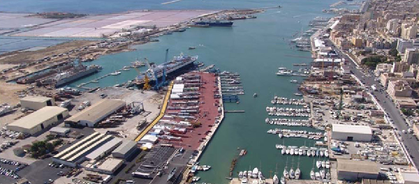 Accesos y taquillas del puerto de Trapani (zona Via Ammiraglio Staiti)