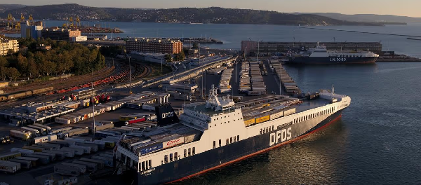Vista del puerto de Triestre (Trieste) y zona de embarque