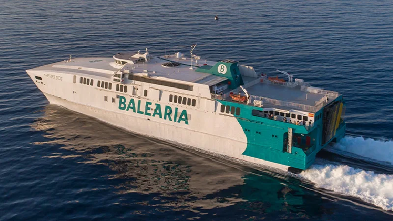 Fast ferry de Balearia navegando desde Tarifa hacia Tanger Ville